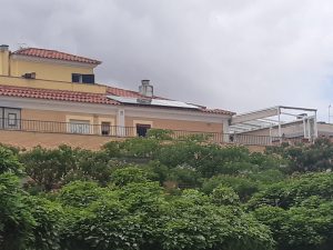 Imagen de instalación de autoconsumo instantáneo de 2000w con compensación de excedentes