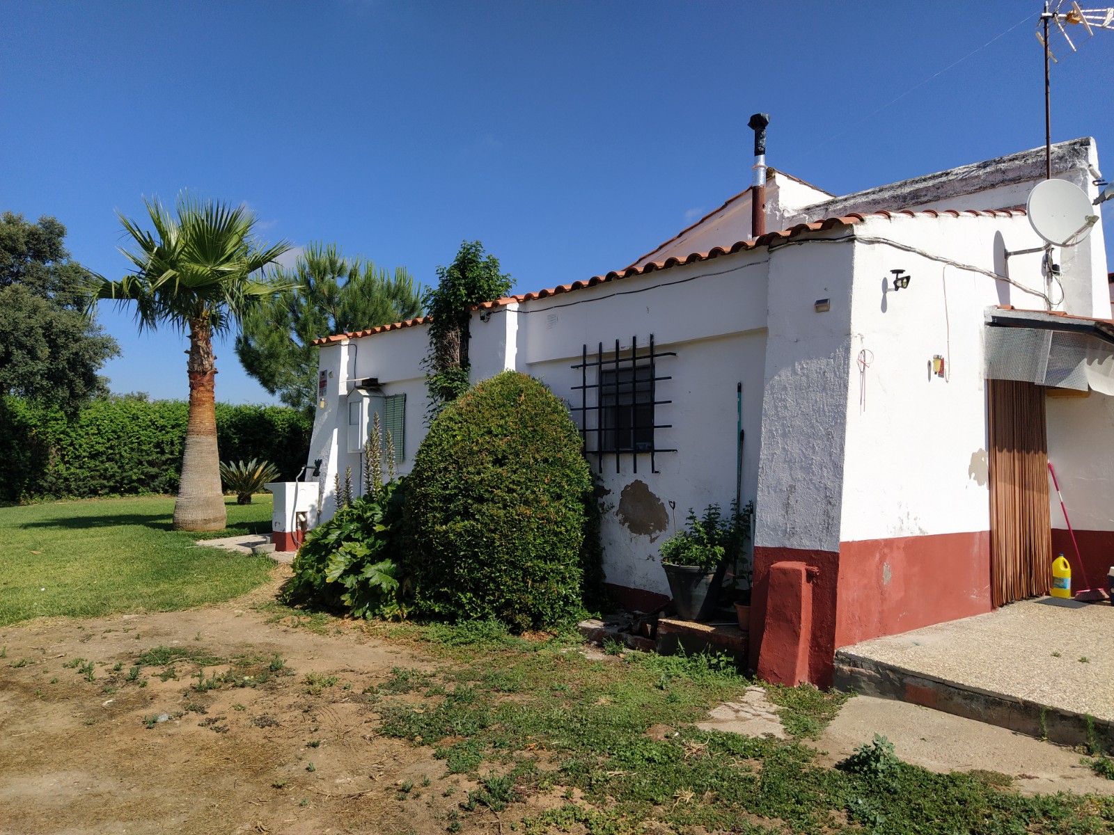 Imagen de instalación de autoconsumo instantáneo de 5000w. e instalación de bomba sumergible 2 CV.