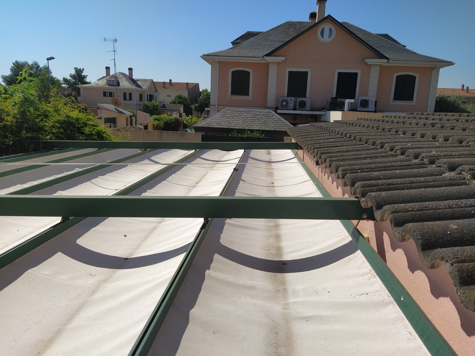 Imagen de instalación de autoconsumo instantáneo de 4500w con compensación de excedentes