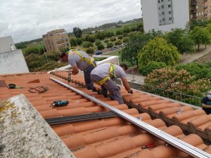 Imagen de instalación de autoconsumo instantáneo de 2000w con compensación de excedentes